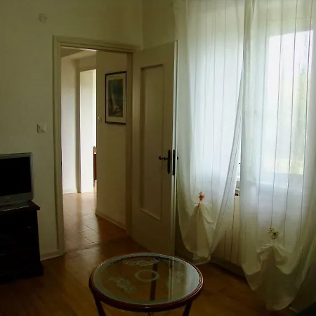 Casa Di Campagna Múggia